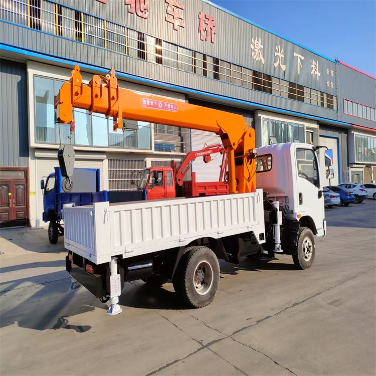 塔城地区三轮随车吊定制 农用改装机自备吊中瑞长期出售